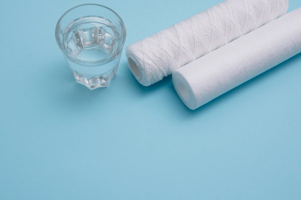 What are the guidelines for installing a high-performance air filter in a British racing car?